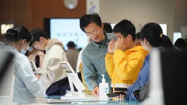 典型案例立体化打造现代医院管理标杆瓦力棋牌游戏爱尔眼科入选国家级管理(图2)